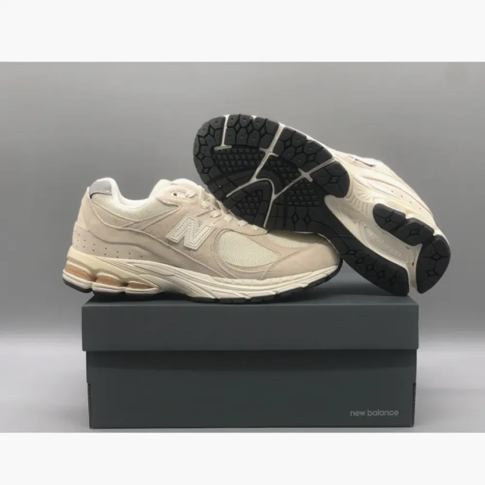 New Balance 2002R Calm Taupe Silver Metallic  M2002RCC