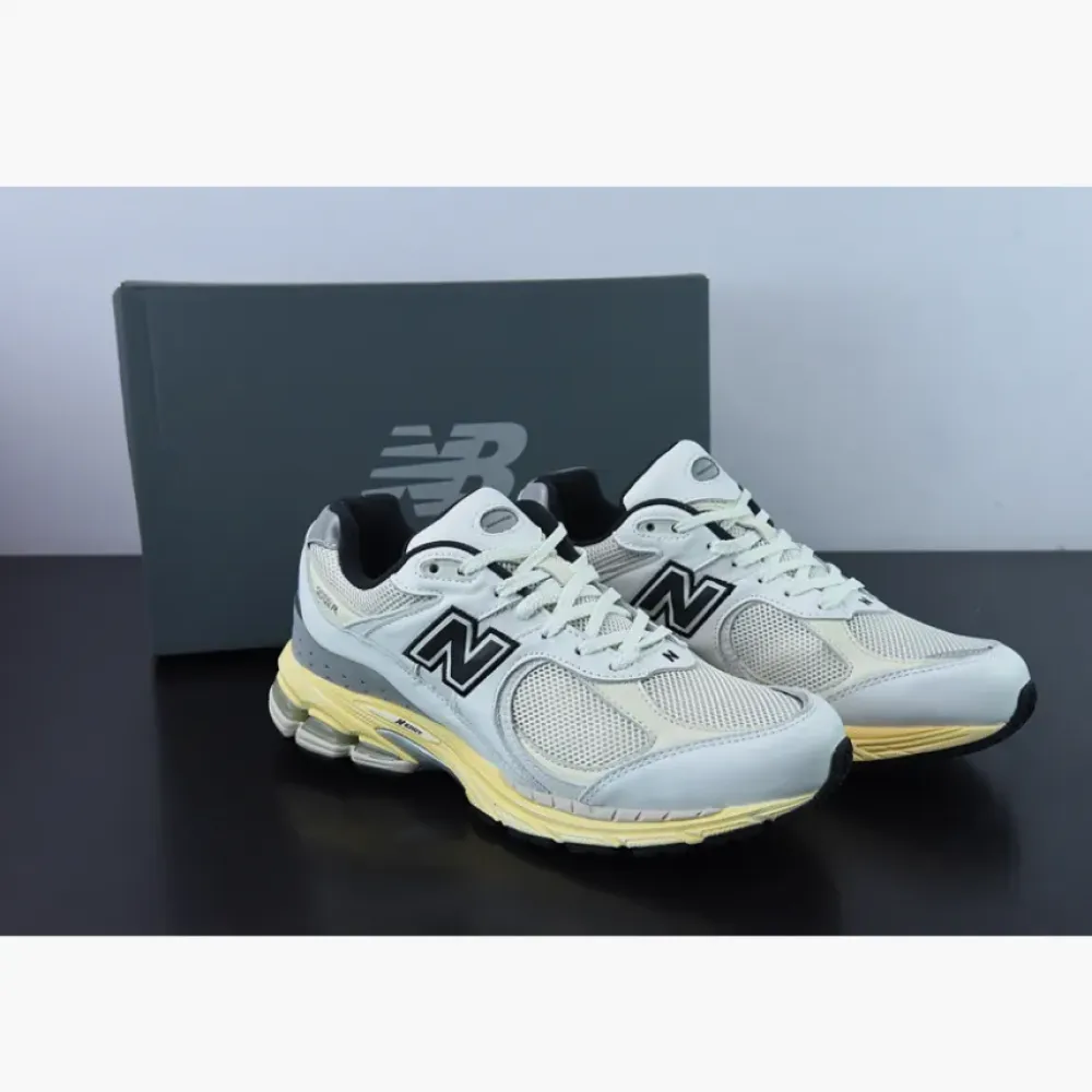 thisisneverthat x New Balance 2002R ‘White’ ML2002RT