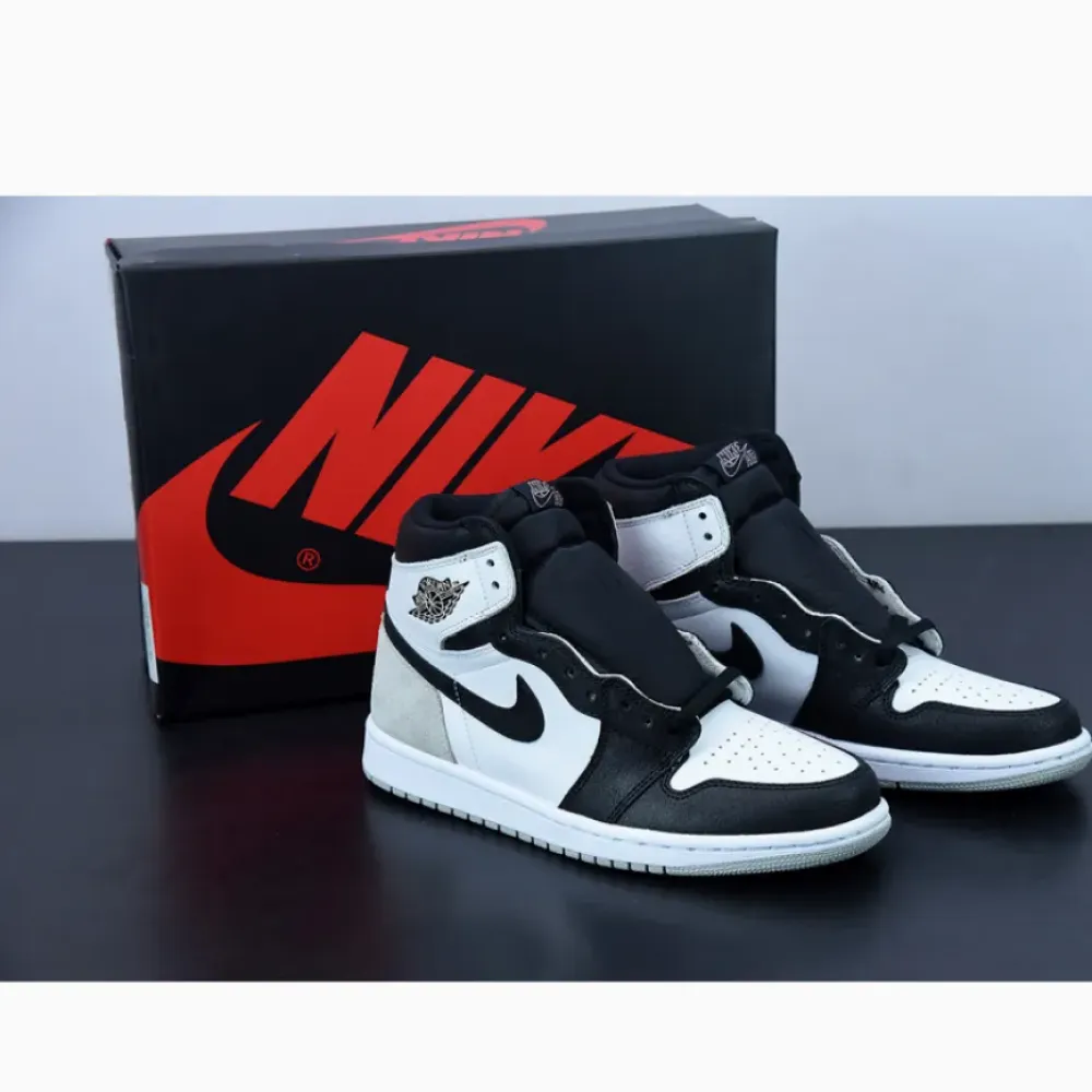 Air Jordan 1 High OG “Stage Haze” White/Black/Grey Fog  555088-108