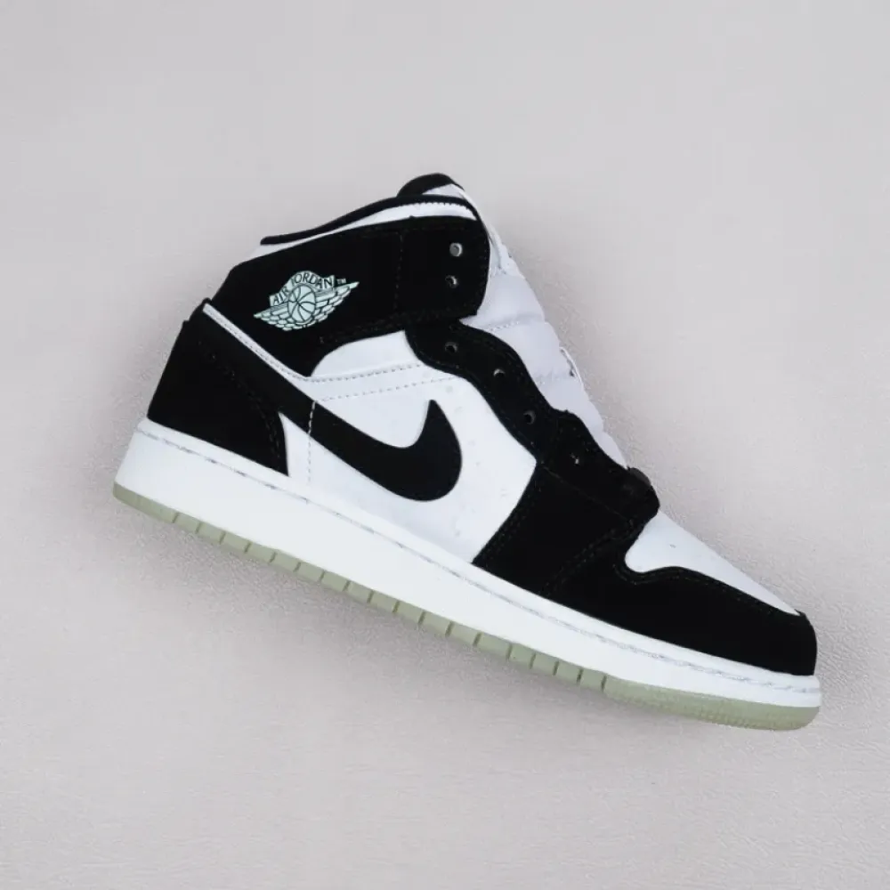 Air Jordan 1 Mid SE GS “Panda” White/Black-Teal Tint  BQ6931-103