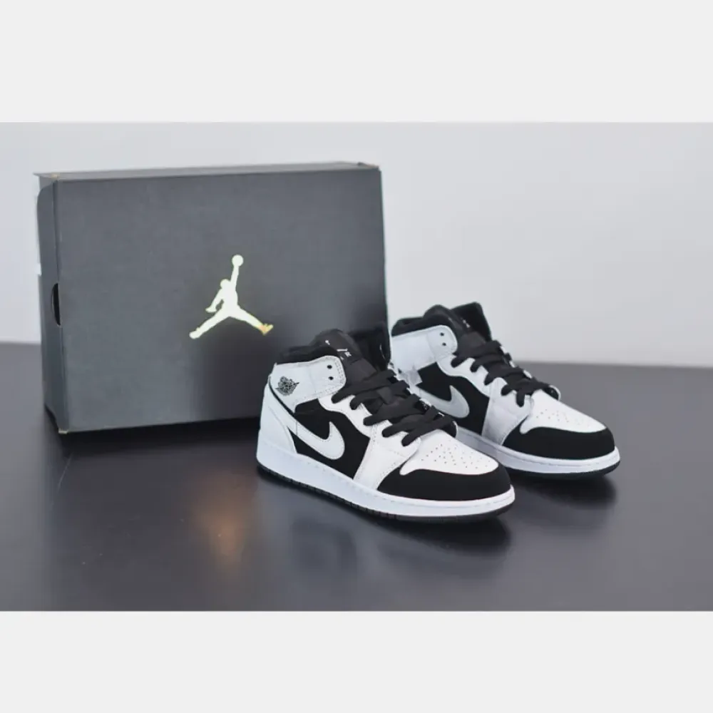 Air Jordan 1 Mid White Black  554725-113