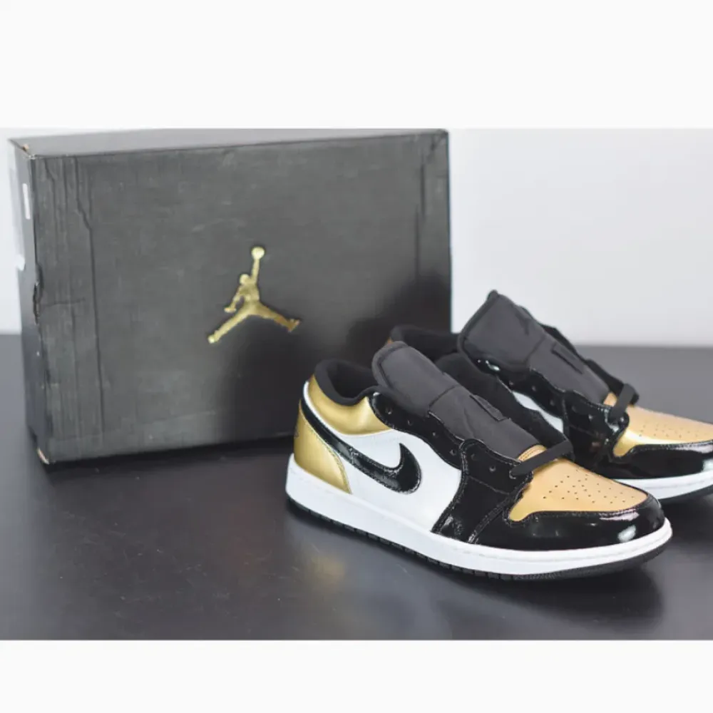 Air Jordan 1 Low Patent “Gold Toe”  CQ9447-700