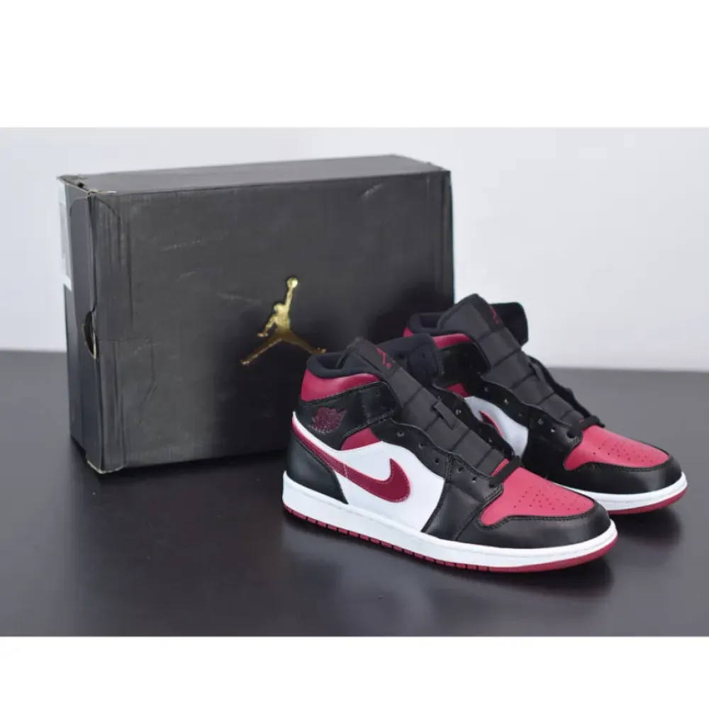 Air Jordan 1 Mid “Bred Toe”  554724-066