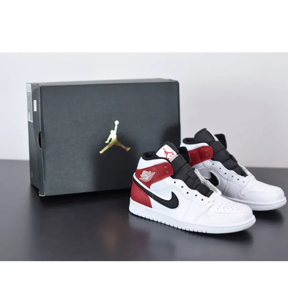 Air Jordan 1 Mid “Chicago” White Red Black 554724-116