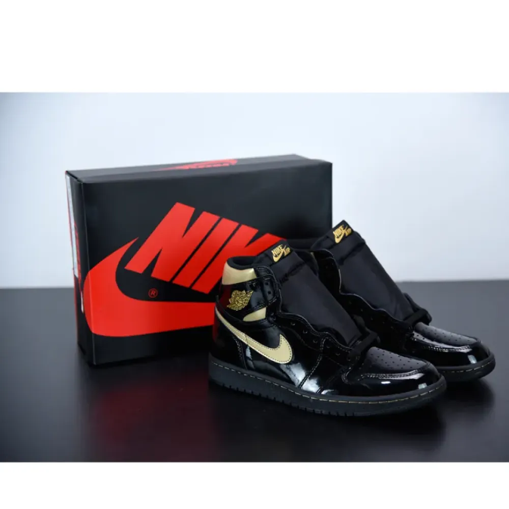Air Jordan 1 High OG ‘Black Metallic Gold’ 555088-032