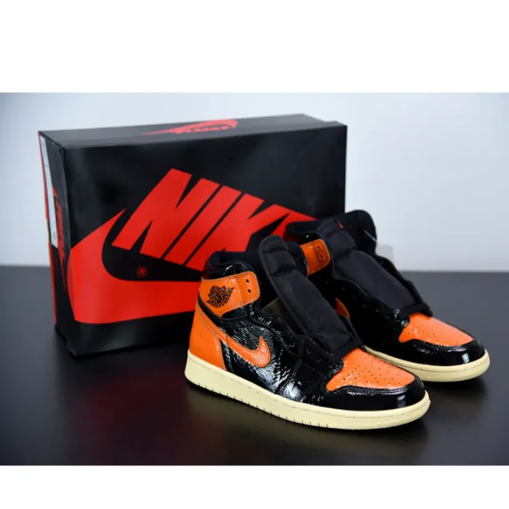 Air Jordan 1 Retro High OG “Shattered Backboard 3.0” Black/Pale Vanilla-Starfish 555088-028