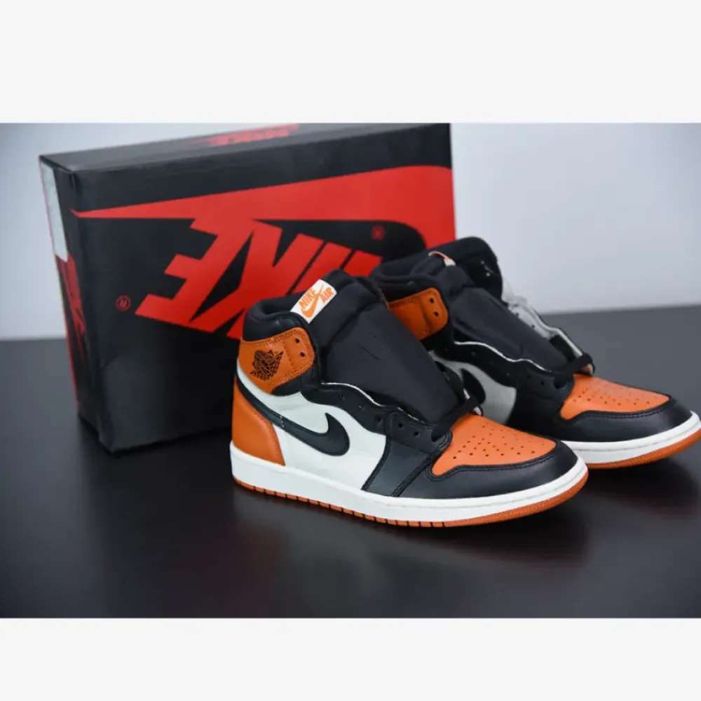 Air Jordan 1 Retro High OG ‘Shattered Backboard’ Black/White-Team Orange 555088-005