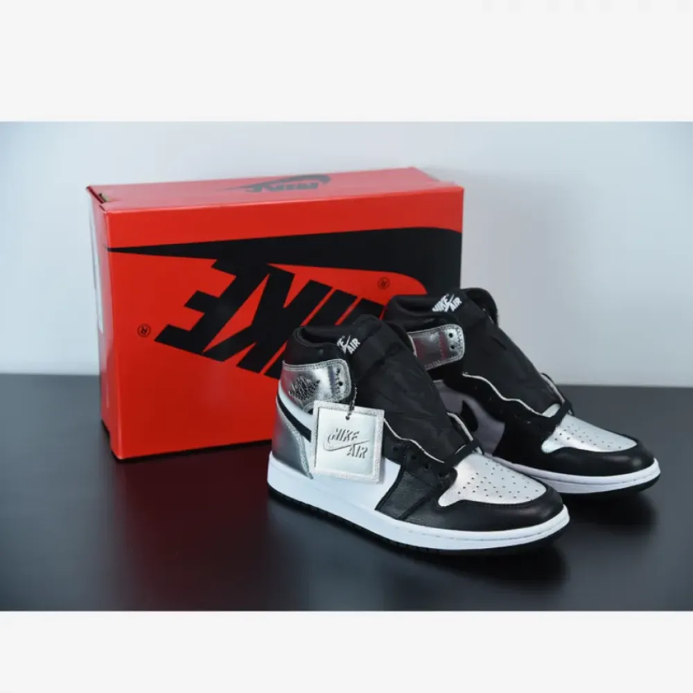 Air Jordan 1 High OG “Metallic Silver”  CD0461-001