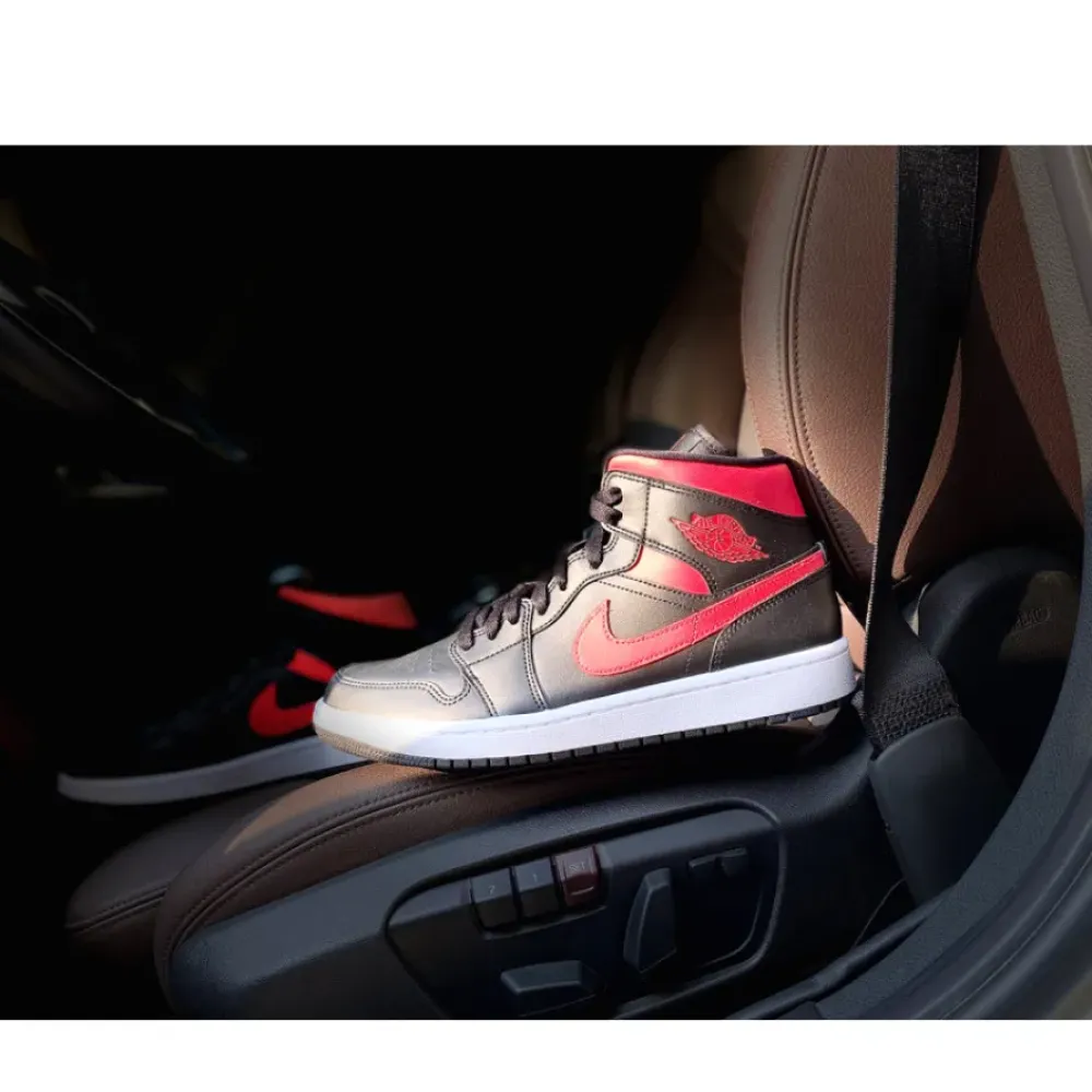 Air Jordan 1 Mid “Siren Red”  BQ6472-004