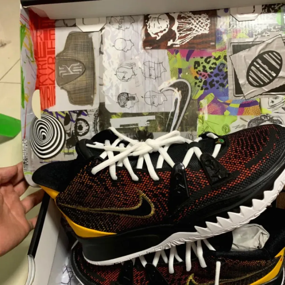 Nike Kyrie 7 “Raygun” Black/University Gold-Team Orange  CQ9327-003