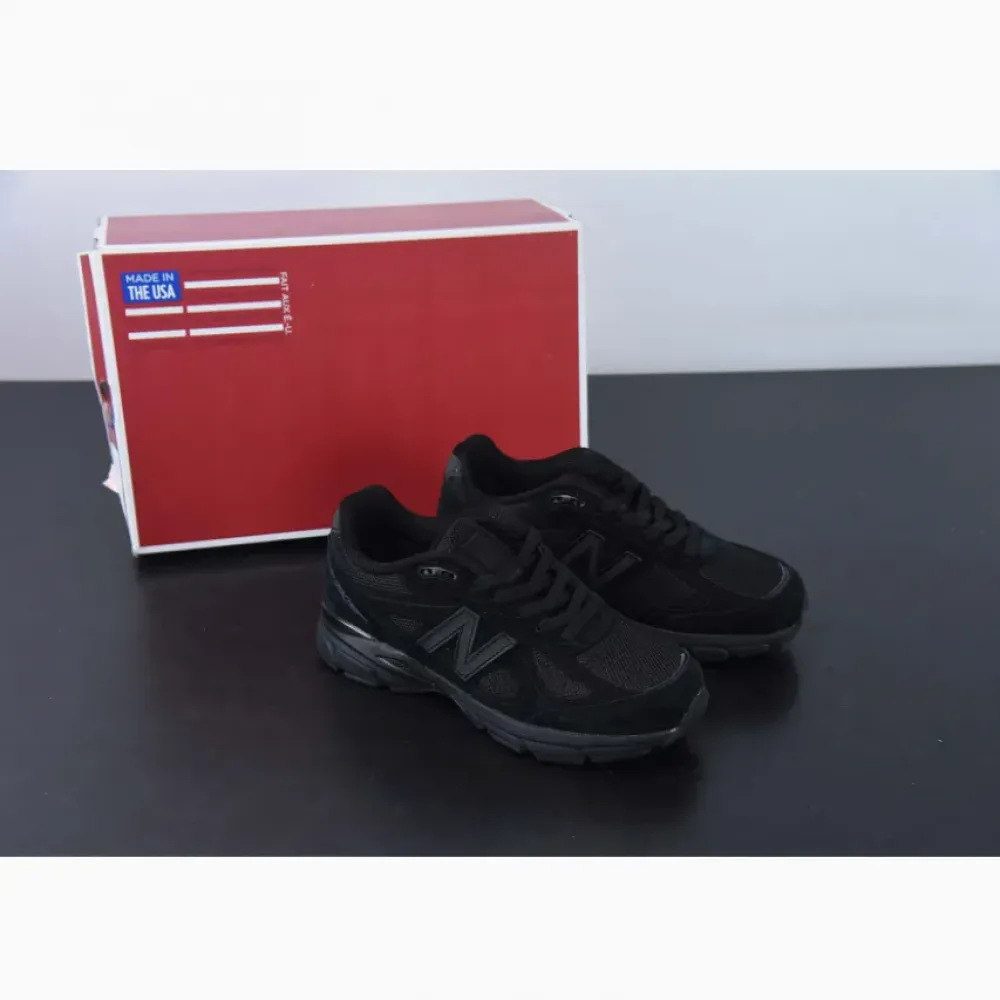 New Balance  “Triple Black” M990BB4