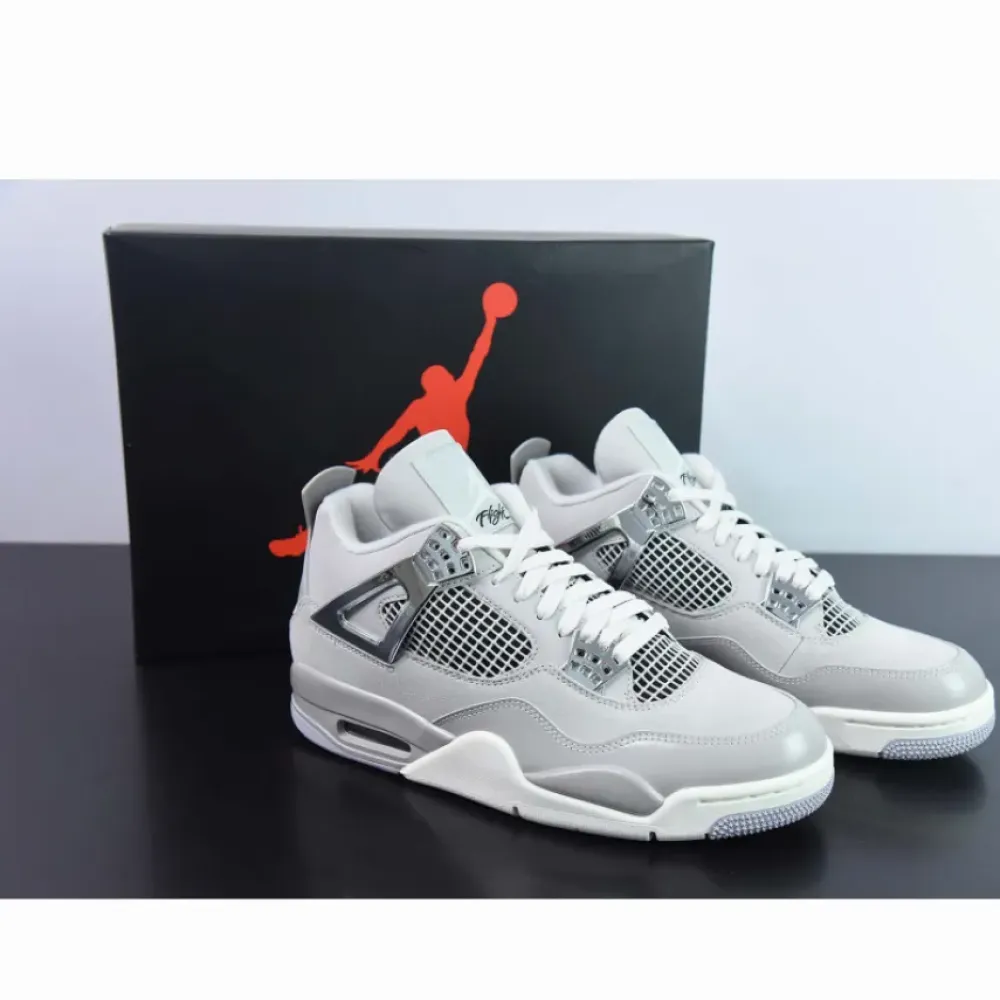 Air Jordan 4 Frozen Moments  AQ9129-001
