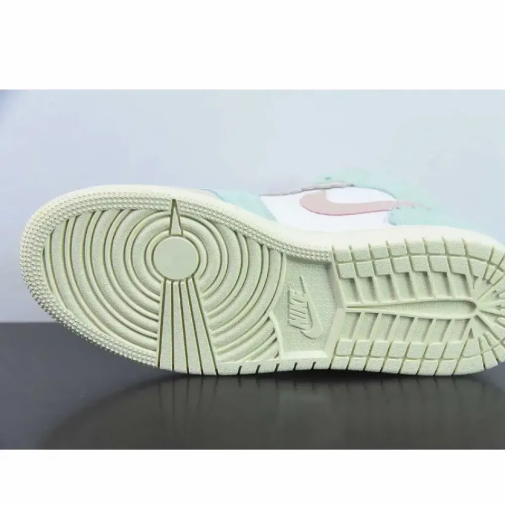 Air Jordan 1 Mid SE GS “Pink Oxford”  DZ5361-100