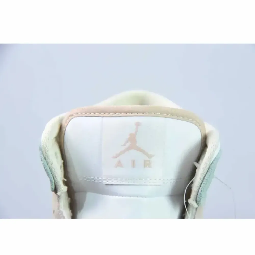 Air Jordan 1 Mid SE GS “Pink Oxford”  DZ5361-100