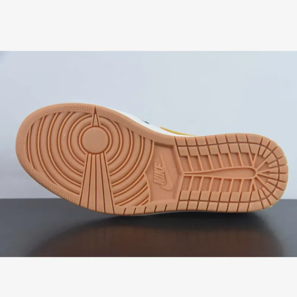 Air Jordan 1 Low OG “Marquette” PE