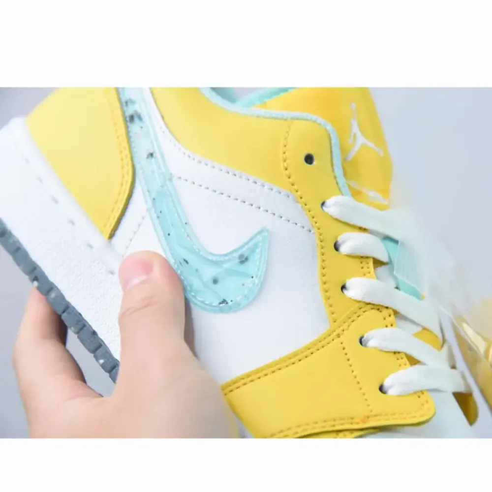Air Jordan 1 Low Citron Pulse/Glacier Ice  DX4375-800