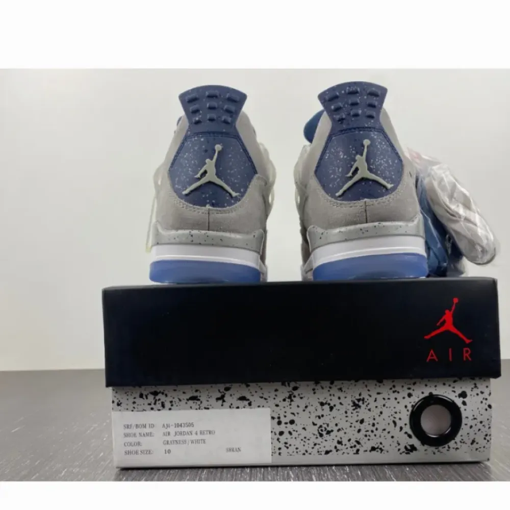 Air Jordan 4 Retro Georgetown PE Light Grey