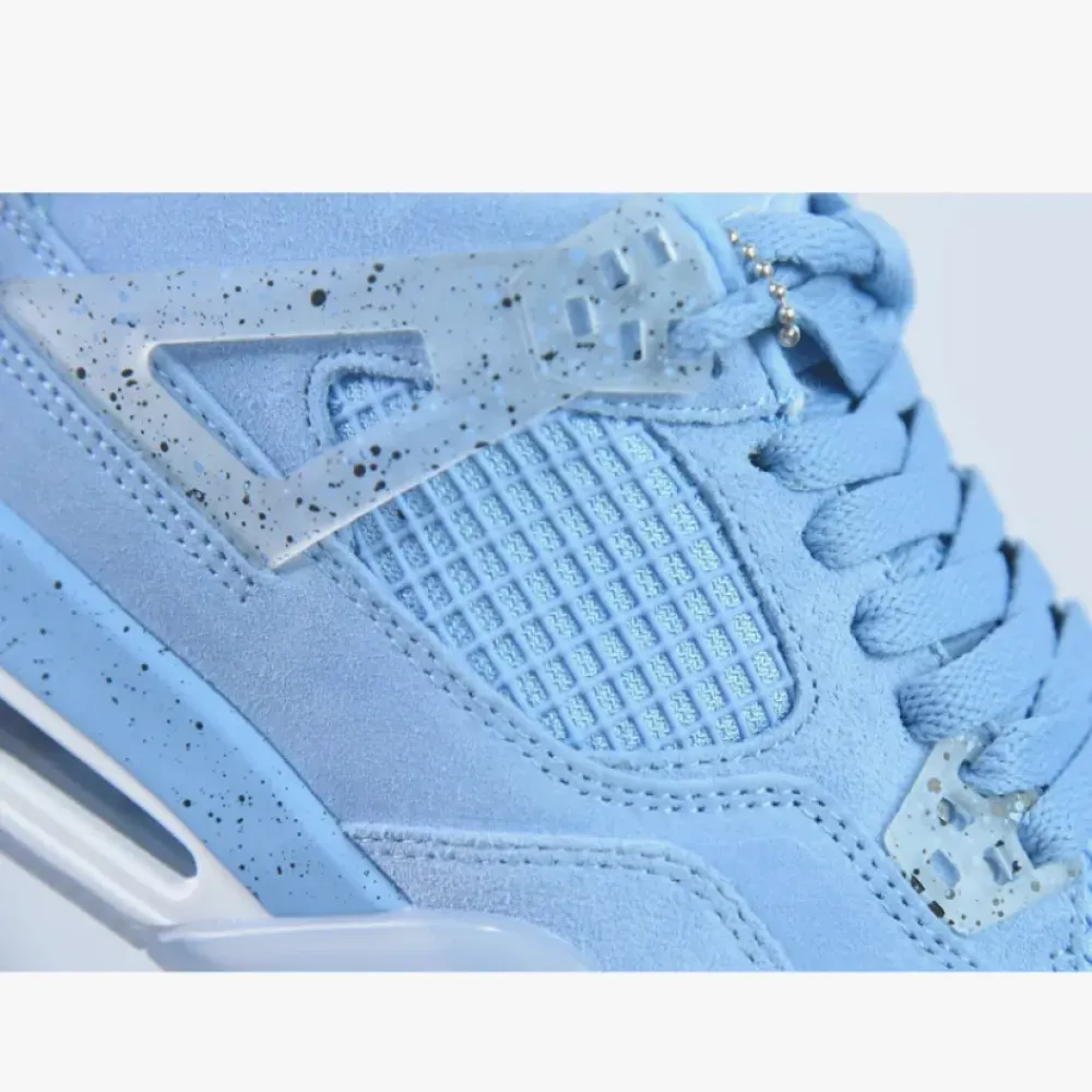 Air Jordan 4 “UNC” PE