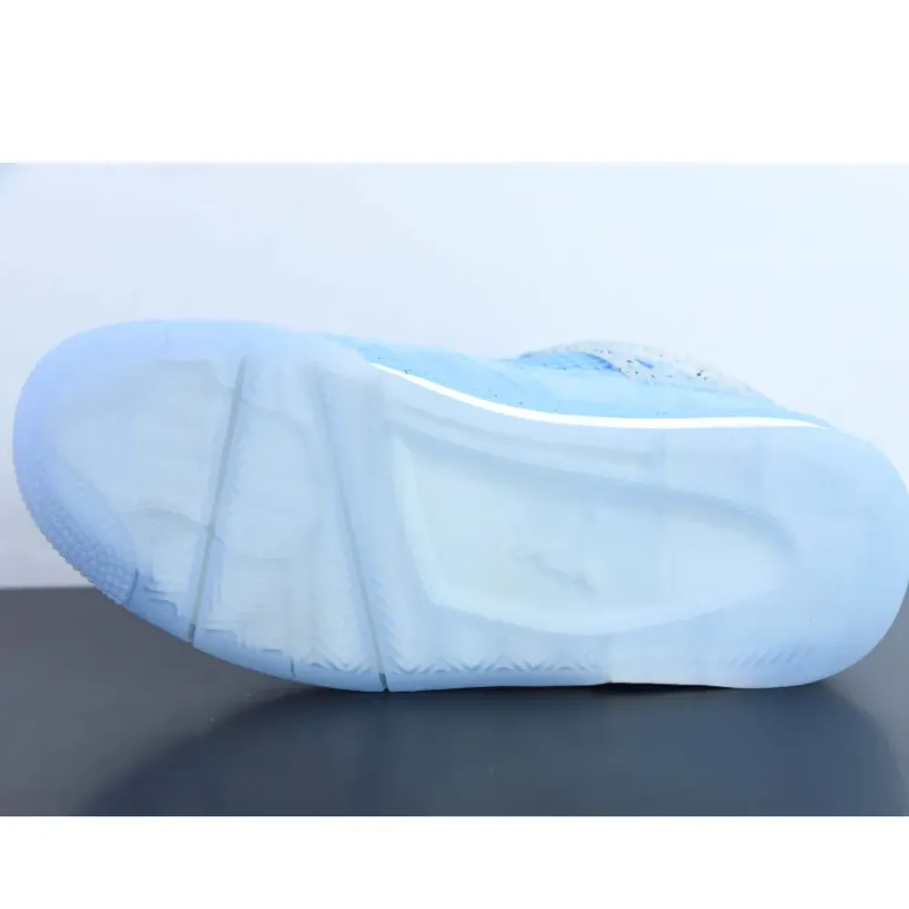 Air Jordan 4 “UNC” PE