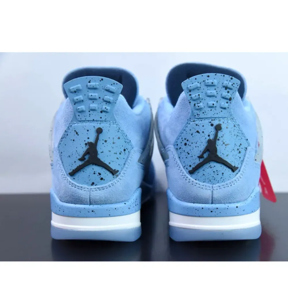 Air Jordan 4 “UNC” PE