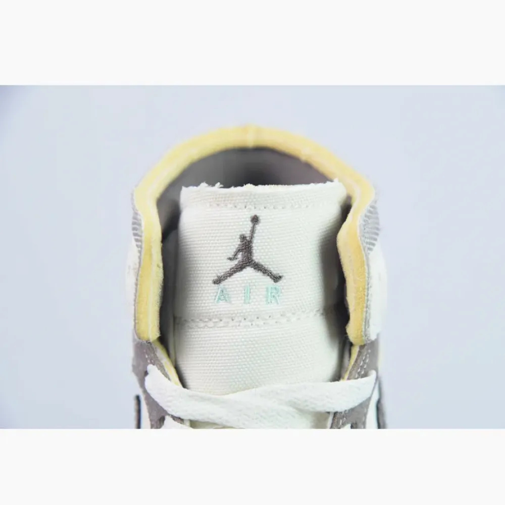 Air Jordan 1 Mid Sail/Taupe Haze/Fossil Stone  DM9652-102