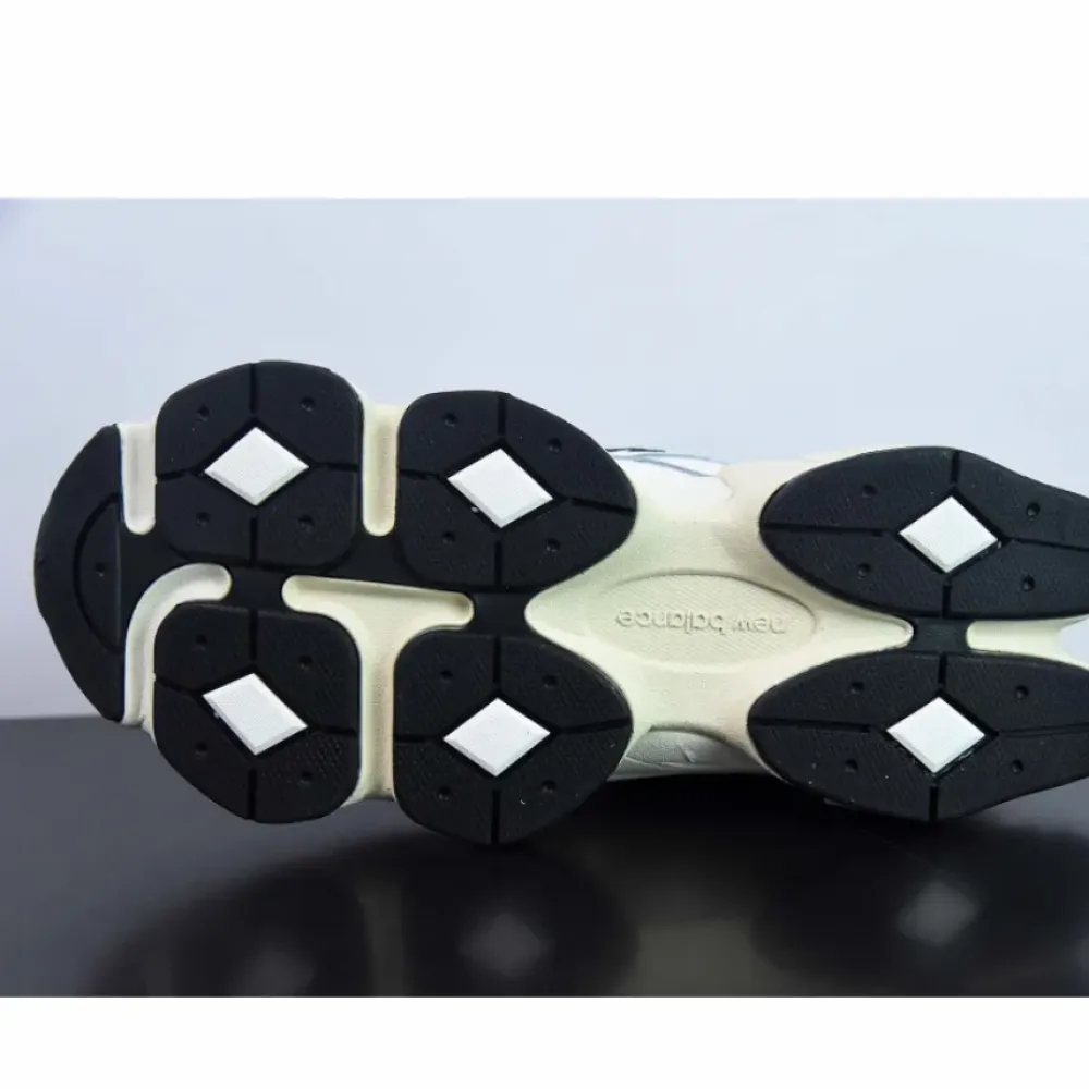 New Balance 9060 White/Black  U9060AAB