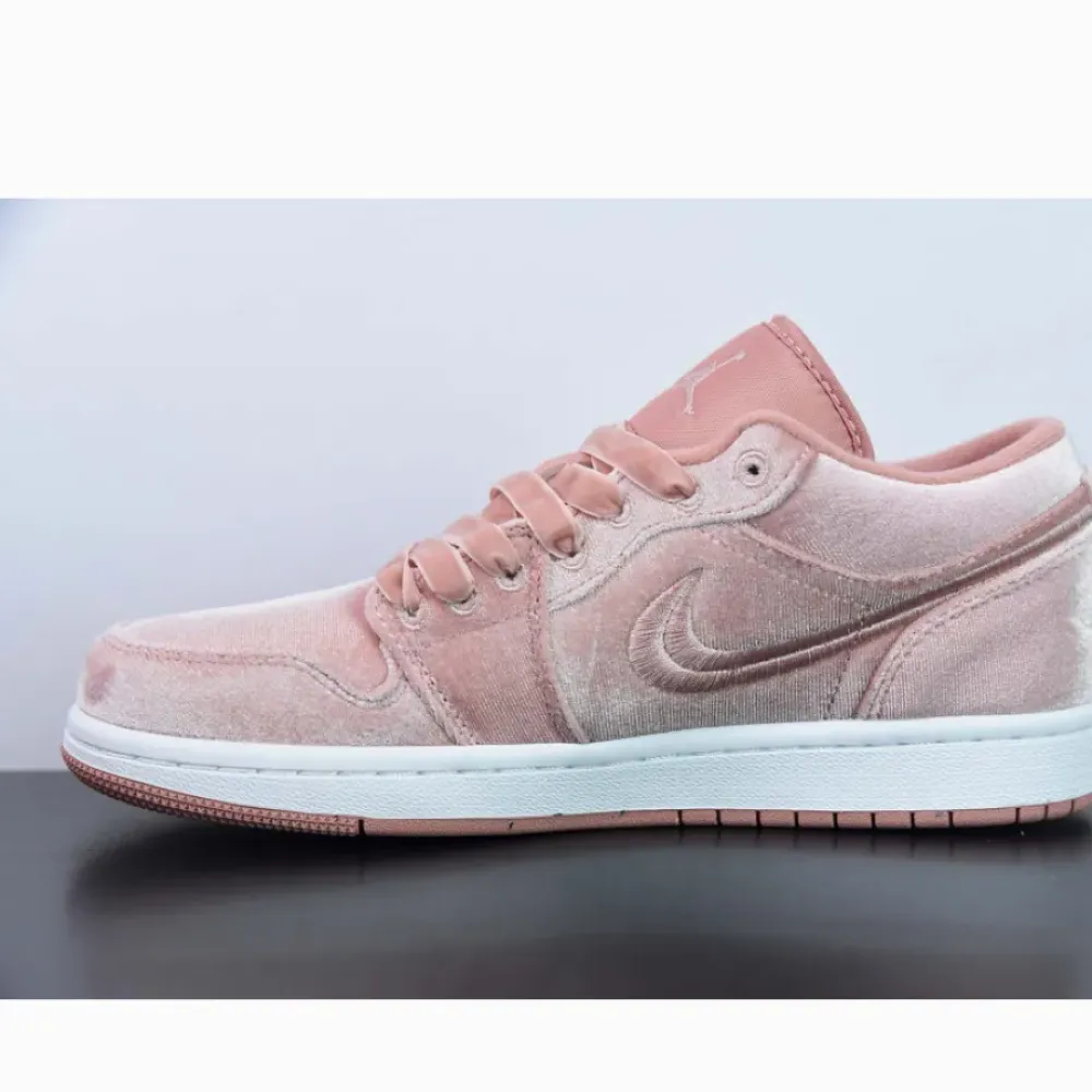 Air Jordan 1 Low “Pink Velvet”  DQ8396-600