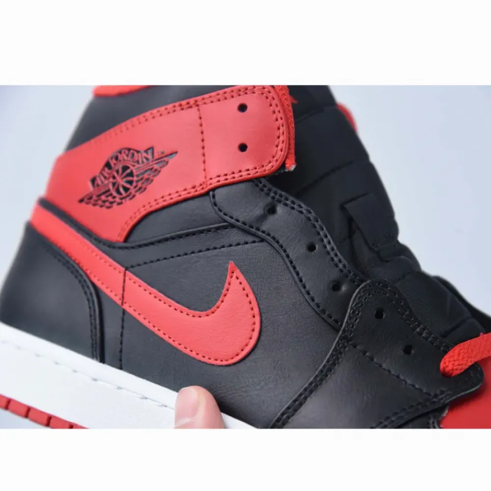 Air Jordan 1 Mid ‘Alternate Bred’ Black/White/Fire Red  DQ8426-060