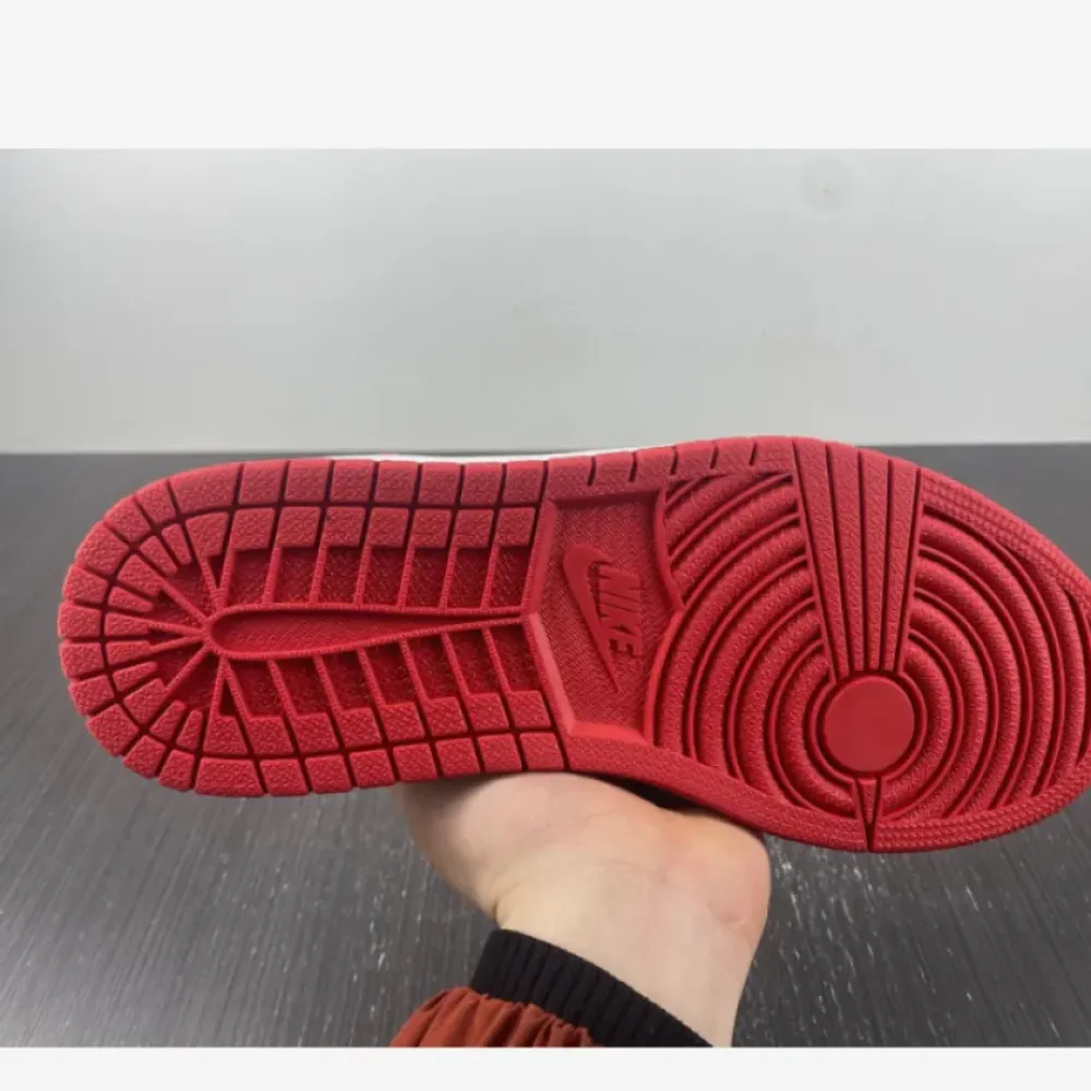 Air Jordan 1 Low “Alternate Bred Toe”  553558-066