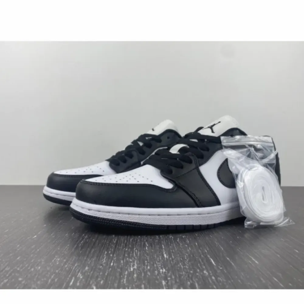Air Jordan 1 Low ‘Panda’ White/Black  DC0774-101