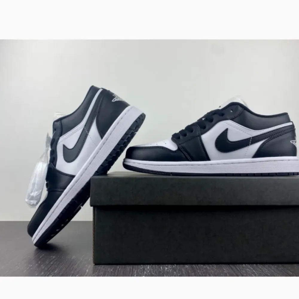 Air Jordan 1 Low ‘Panda’ White/Black  DC0774-101
