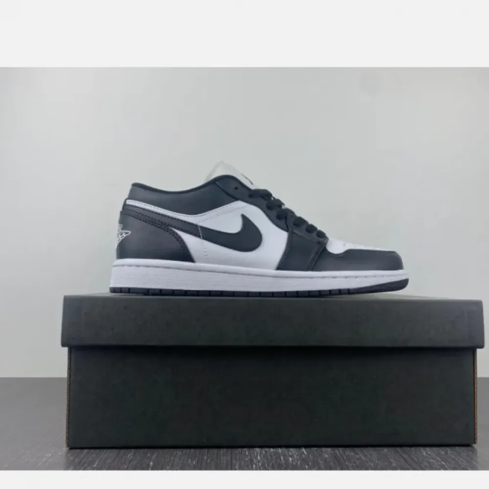 Air Jordan 1 Low ‘Panda’ White/Black  DC0774-101