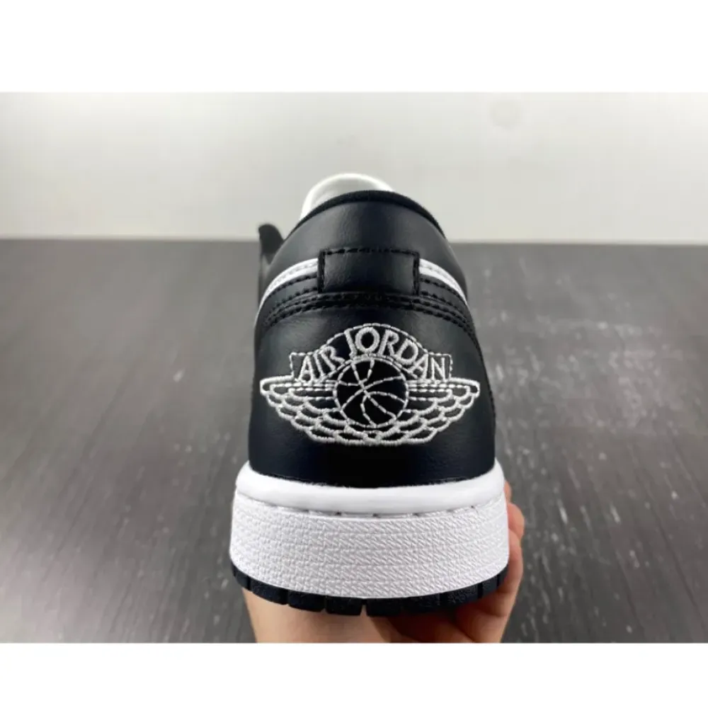 Air Jordan 1 Low ‘Panda’ White/Black  DC0774-101