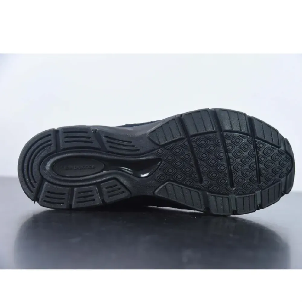 New Balance  “Triple Black” M990BB4
