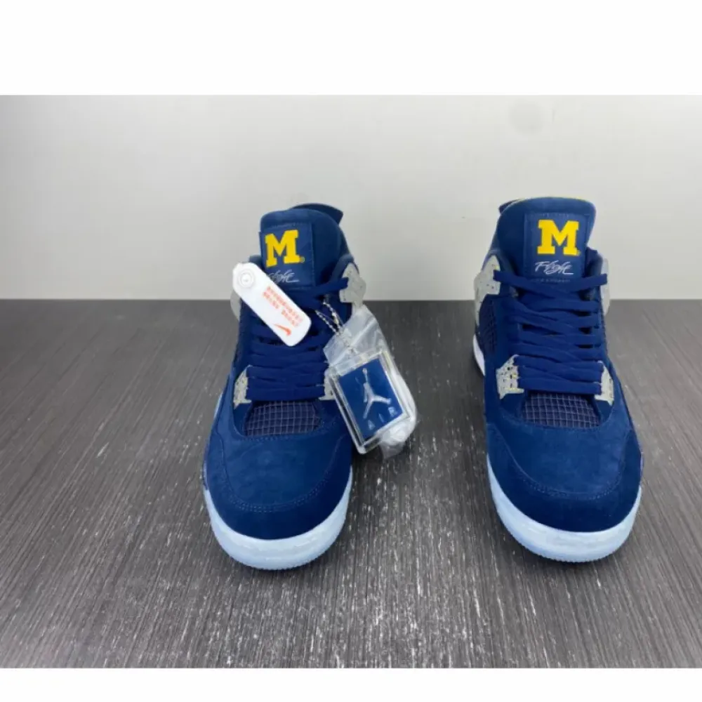 Air Jordan 4 Retro ‘Michigan Wolverines’ PE Amarillo/Navy/White