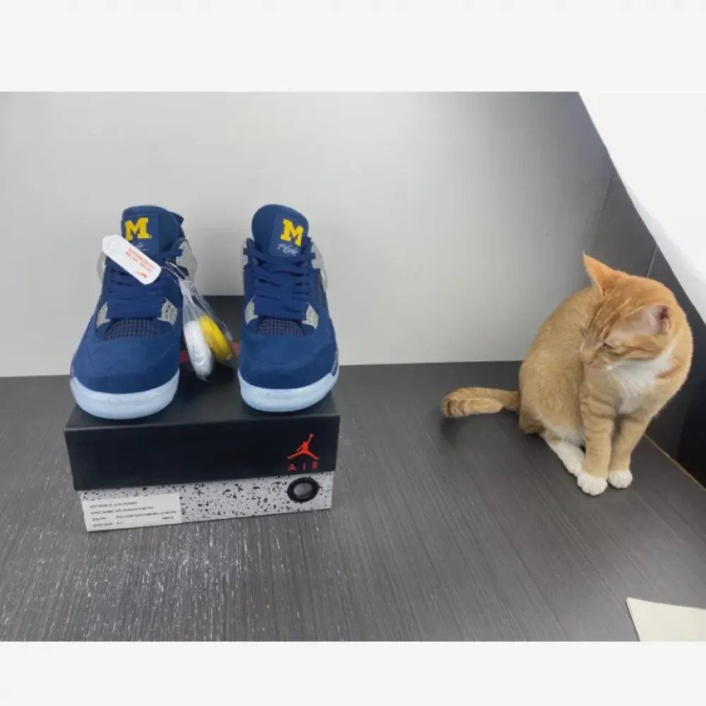 Air Jordan 4 Retro ‘Michigan Wolverines’ PE Amarillo/Navy/White