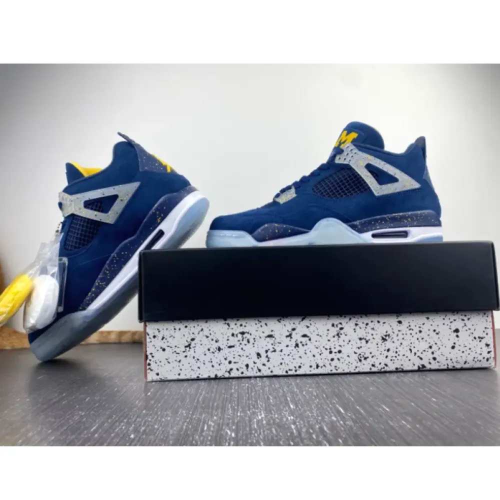 Air Jordan 4 Retro ‘Michigan Wolverines’ PE Amarillo/Navy/White