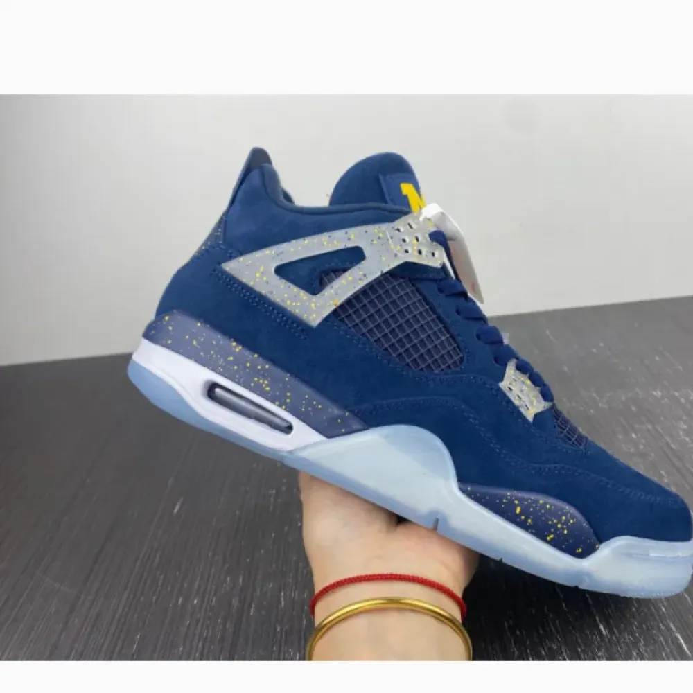 Air Jordan 4 Retro ‘Michigan Wolverines’ PE Amarillo/Navy/White