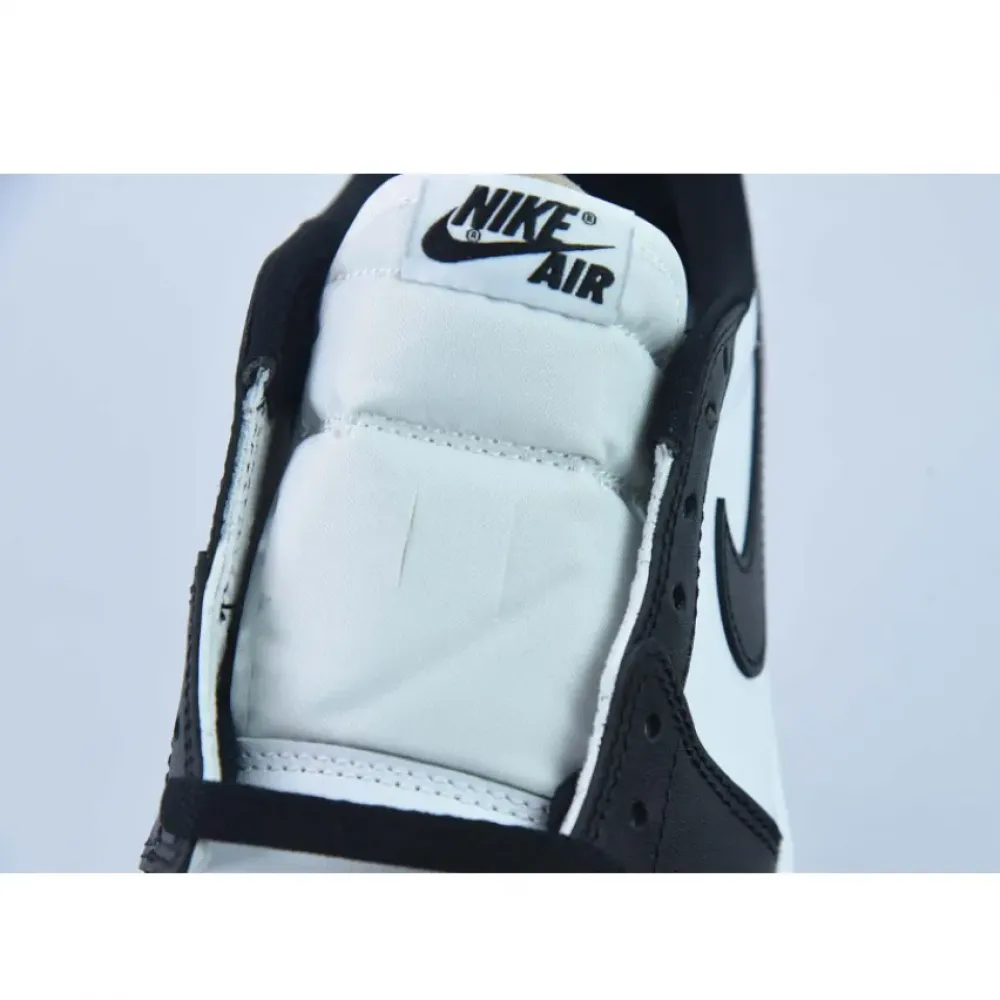 Air Jordan 1 Low OG “Black Toe”  CZ0790-106