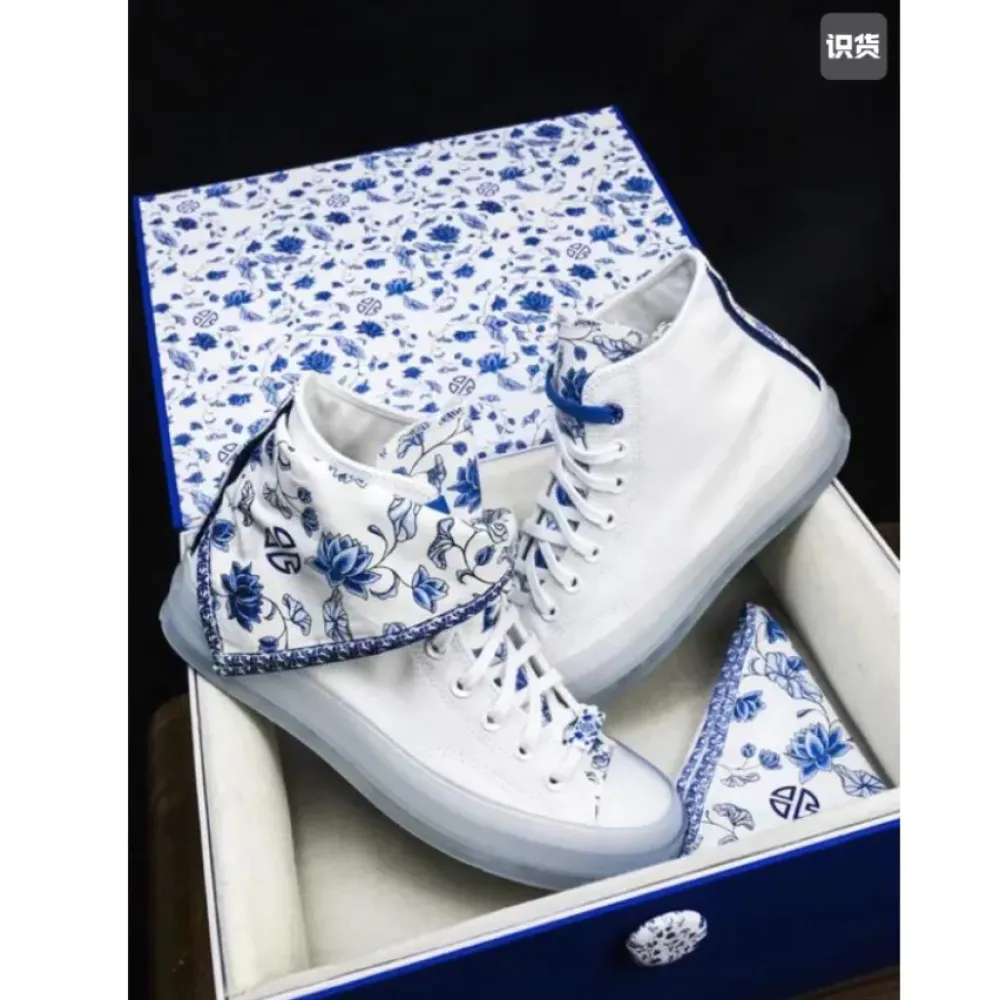 Lay Zhang x Converse Chuck 70 White/Classic Blue  170624C