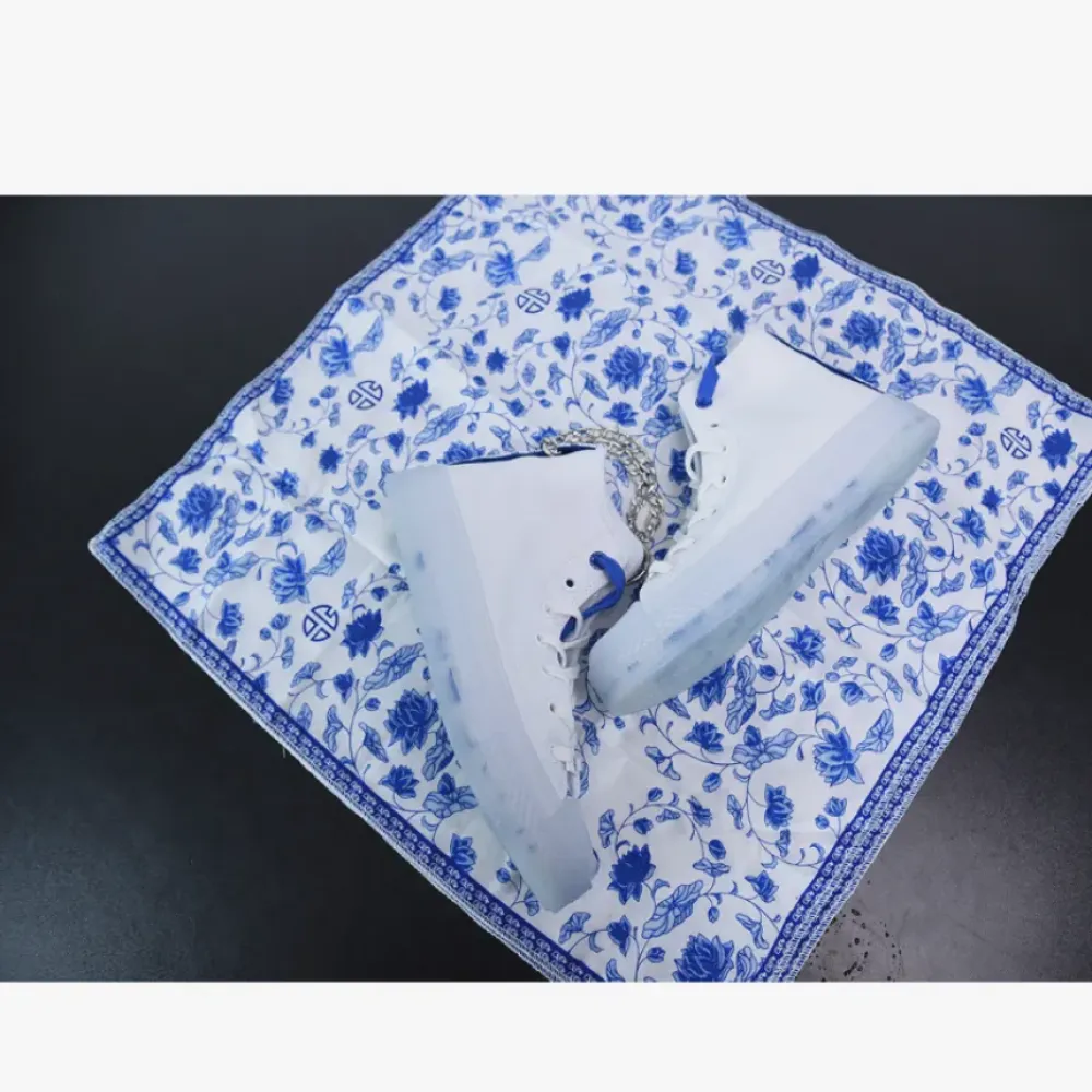 Lay Zhang x Converse Chuck 70 White/Classic Blue  170624C