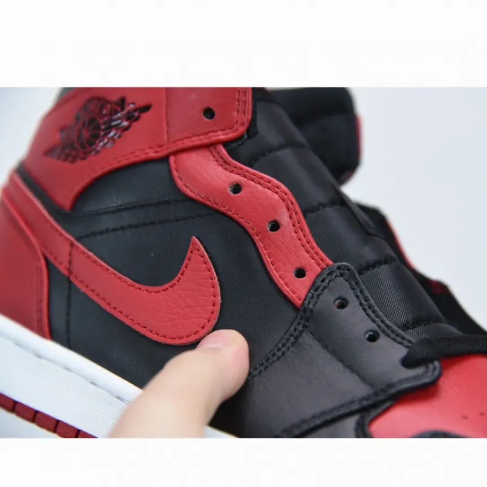 Air Jordan 1 Mid “Bred”  554724-074