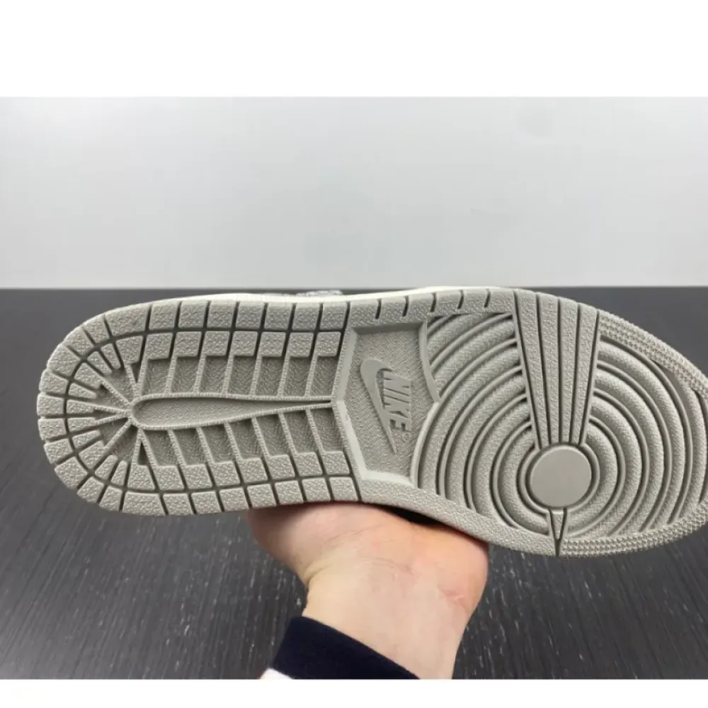 Air Jordan 1 High OG “White Cement” Tech Grey/Muslin-Black-White  DZ5485-052