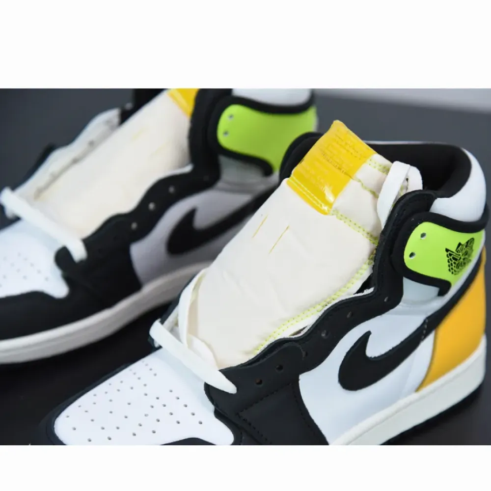 Air Jordan 1 Retro High OG White/Volt/University Gold/Black  555088-118