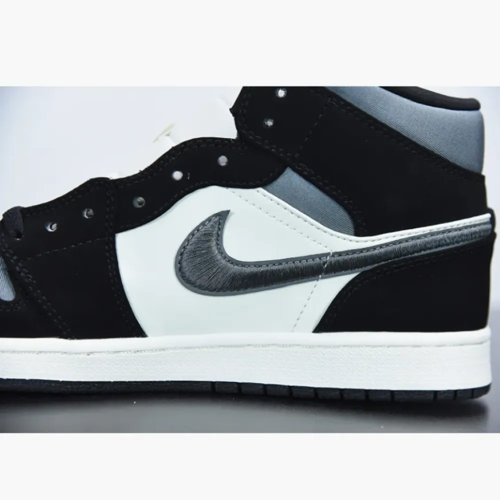 Air Jordan 1 Mid “Satin”  852542-011