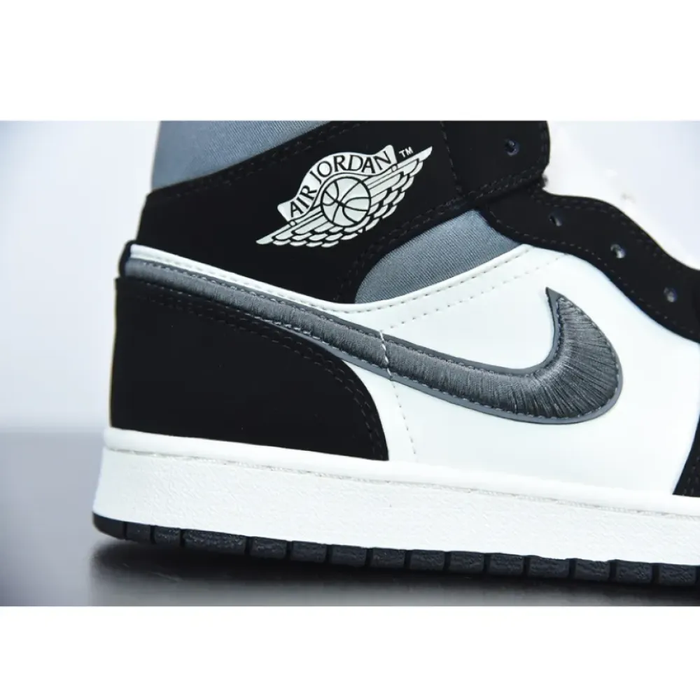 Air Jordan 1 Mid “Satin”  852542-011