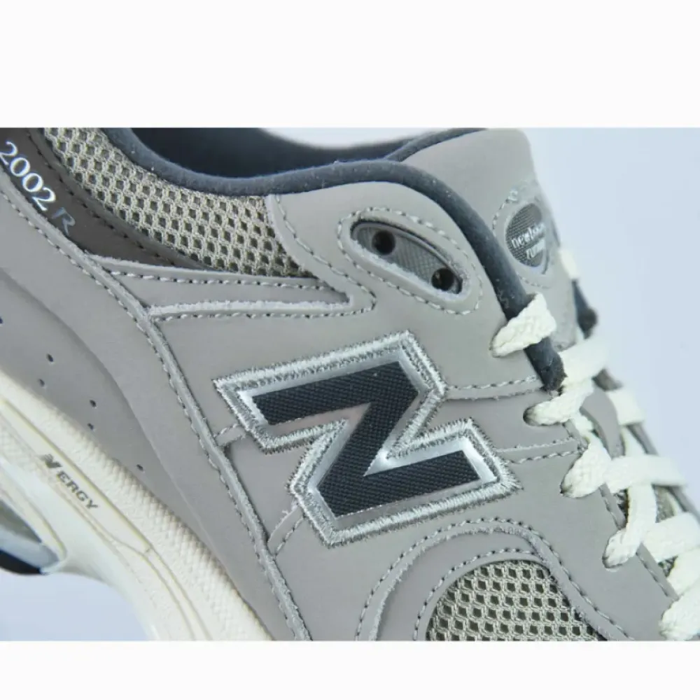 New Balance 2002R ‘Warm Alpaca Light Chalkboard’ M2002RAW