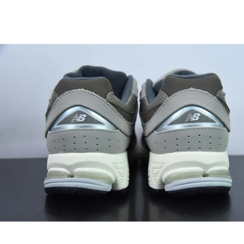 New Balance 2002R ‘Warm Alpaca Light Chalkboard’ M2002RAW