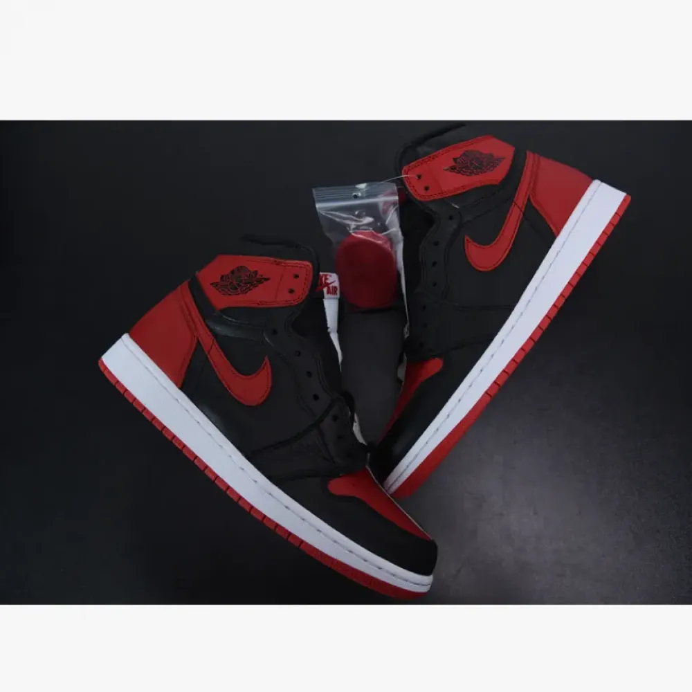 Air Jordan 1 Retro High ‘Homage To Home’ Black/White-University Red 861428-061