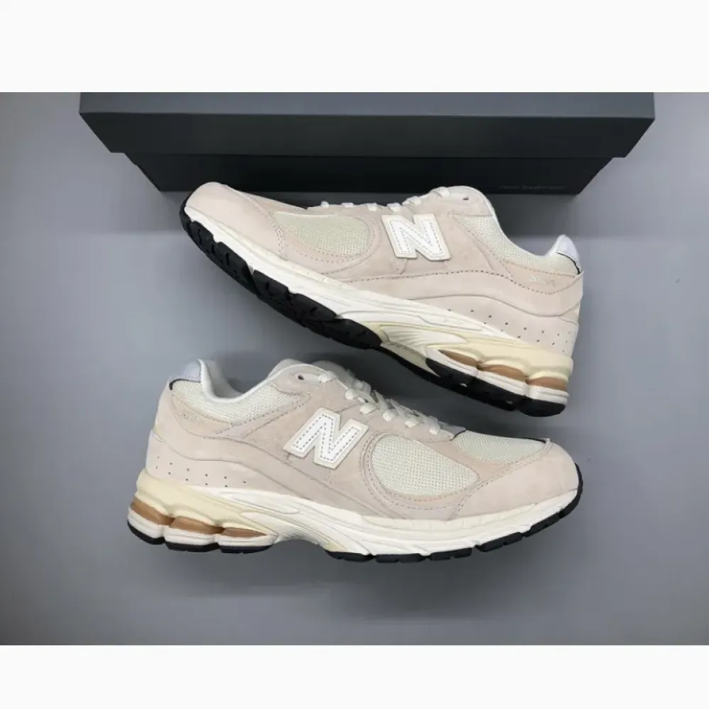 New Balance 2002R Calm Taupe Silver Metallic  M2002RCC